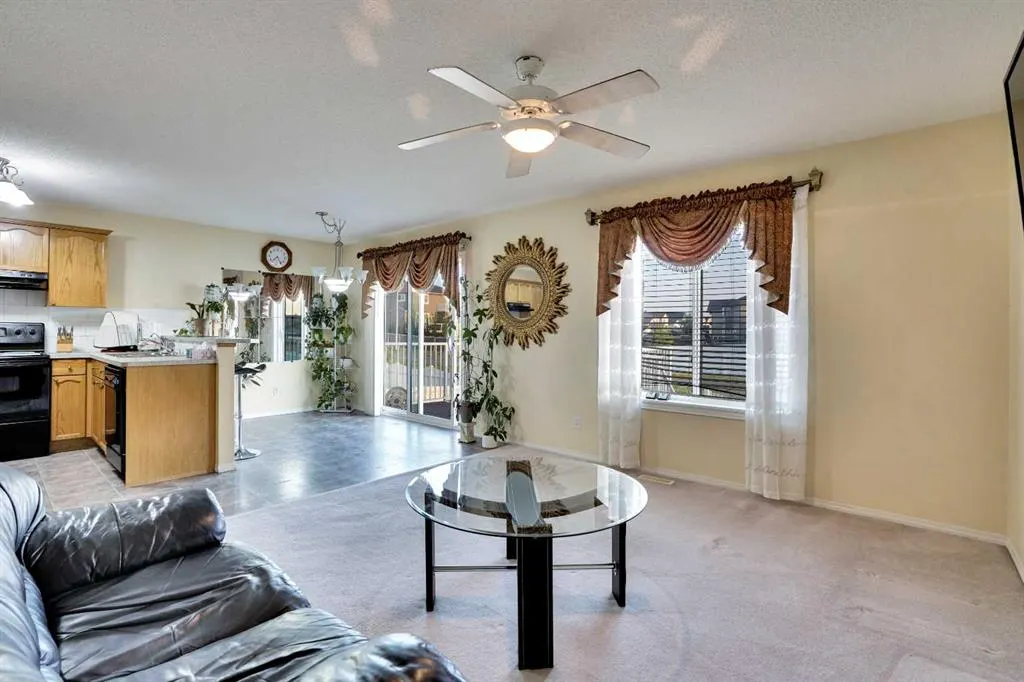 27 Saddlemont Manor NE