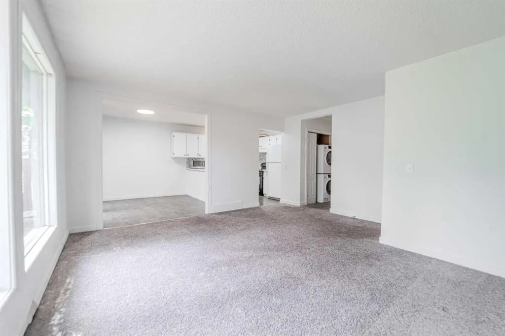 528 Whitehill Place NE