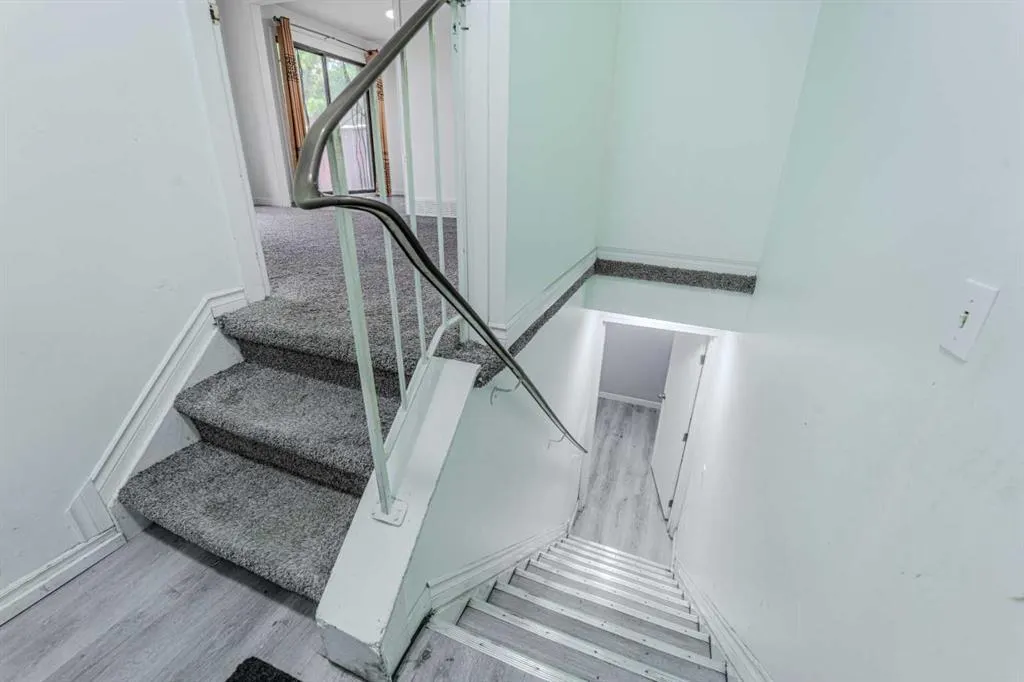 528 Whitehill Place NE