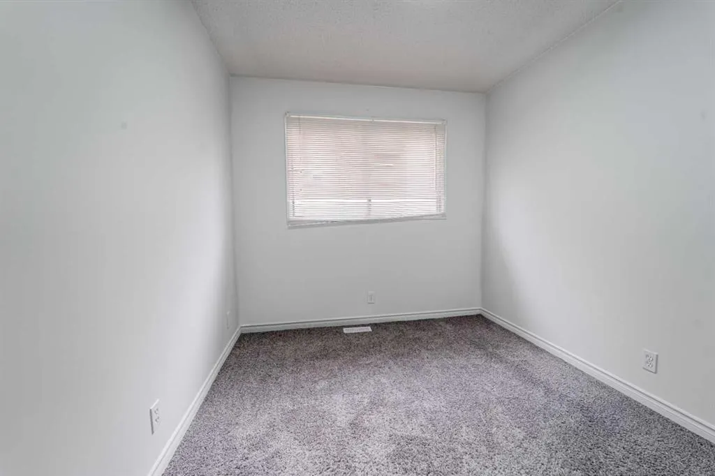 528 Whitehill Place NE