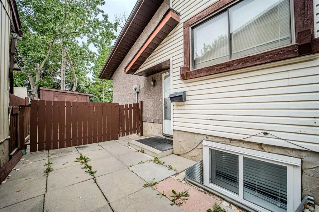 528 Whitehill Place NE