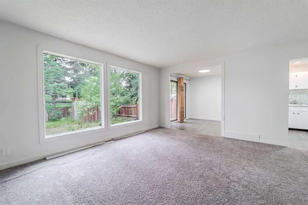 528 Whitehill Place NE