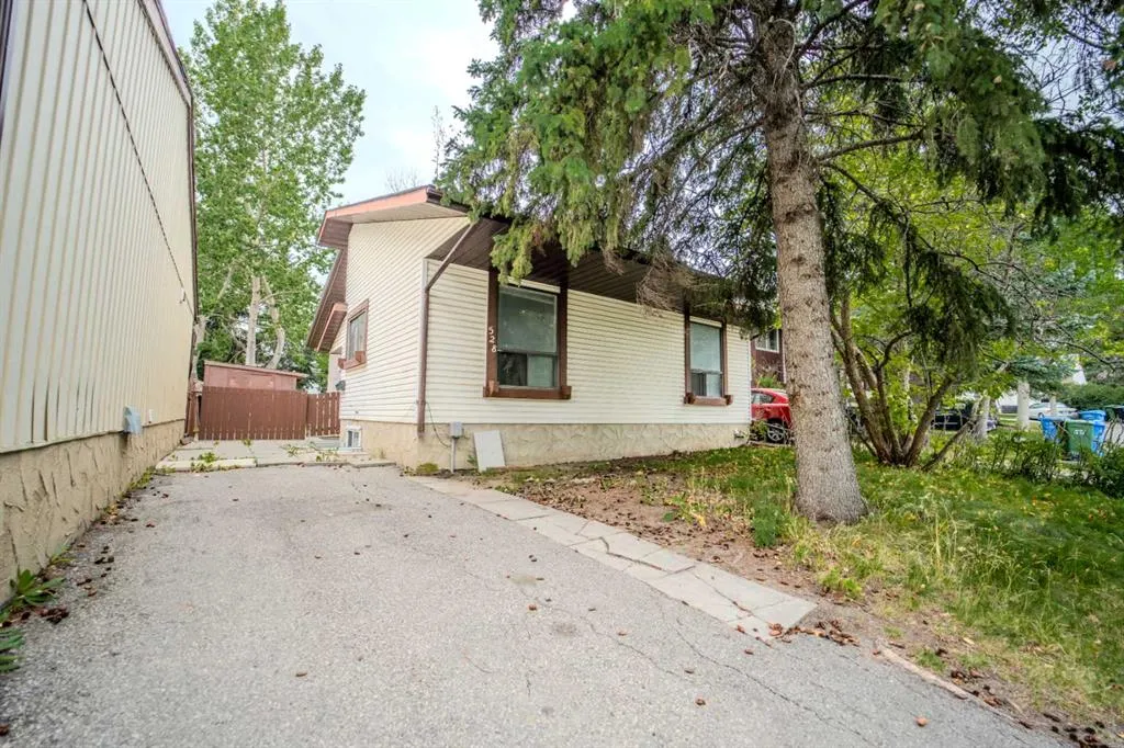528 Whitehill Place NE