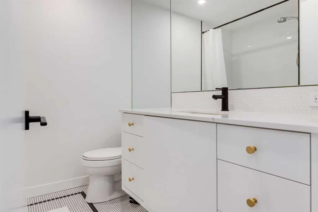 8505 Broadcast Avenue SW, #215