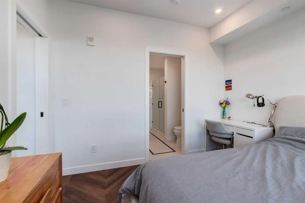 8505 Broadcast Avenue SW, #215