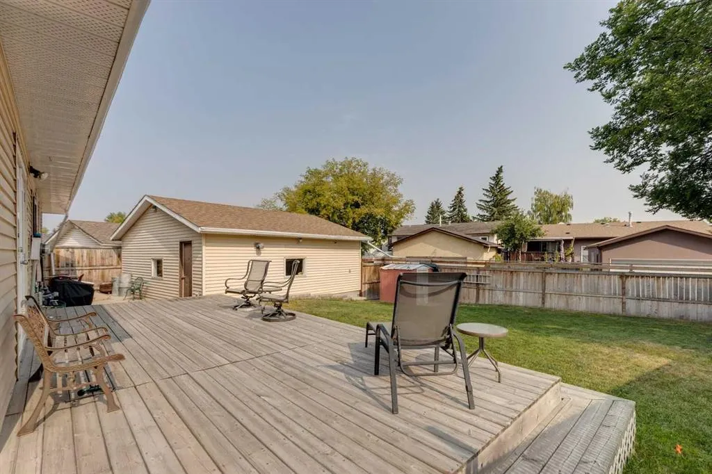 136 Rundleridge Way NE