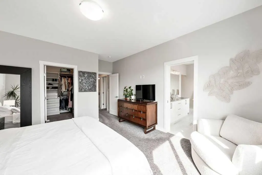 45 West Grove Way SW