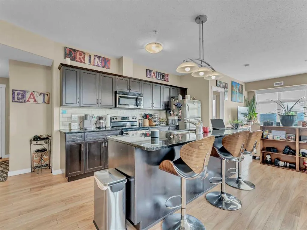19 Terrace View NE, #221