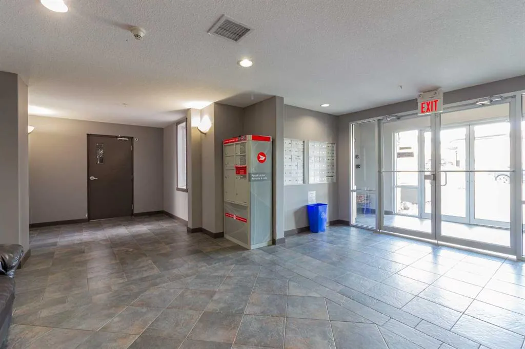 19 Terrace View NE, #221