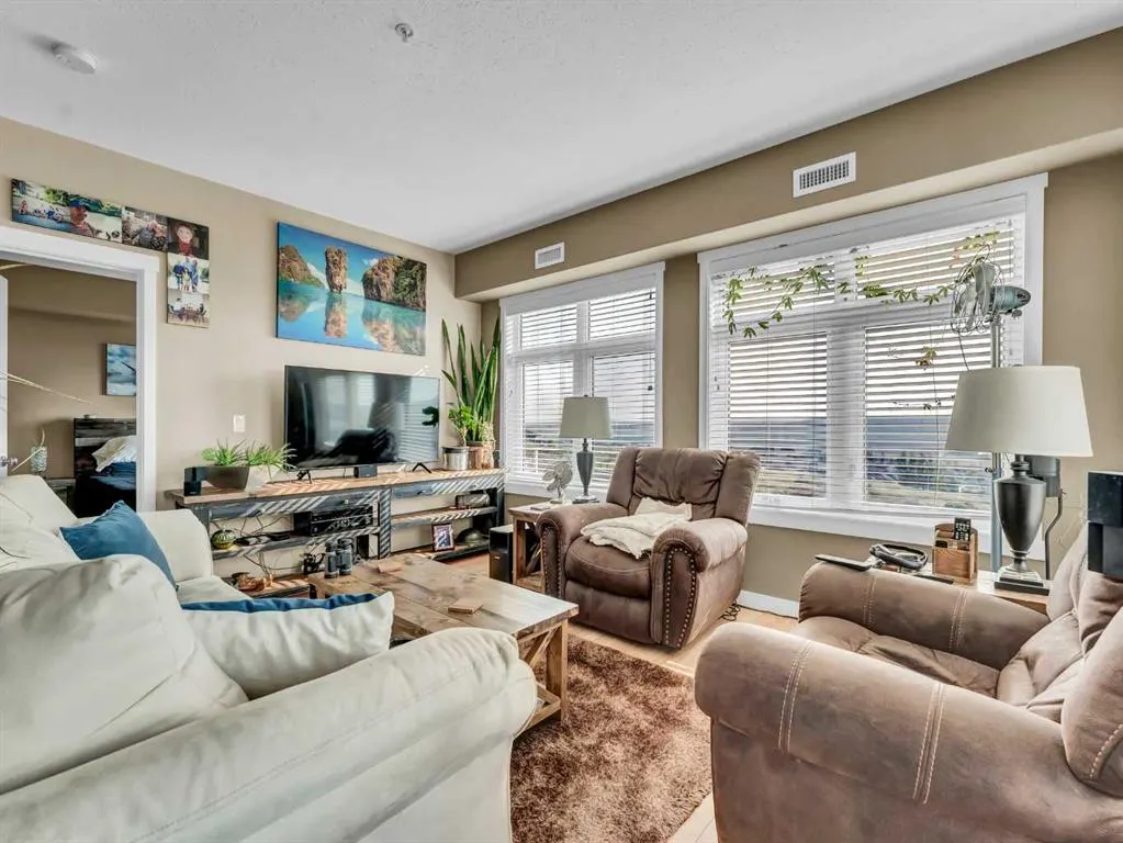19 Terrace View NE, #221