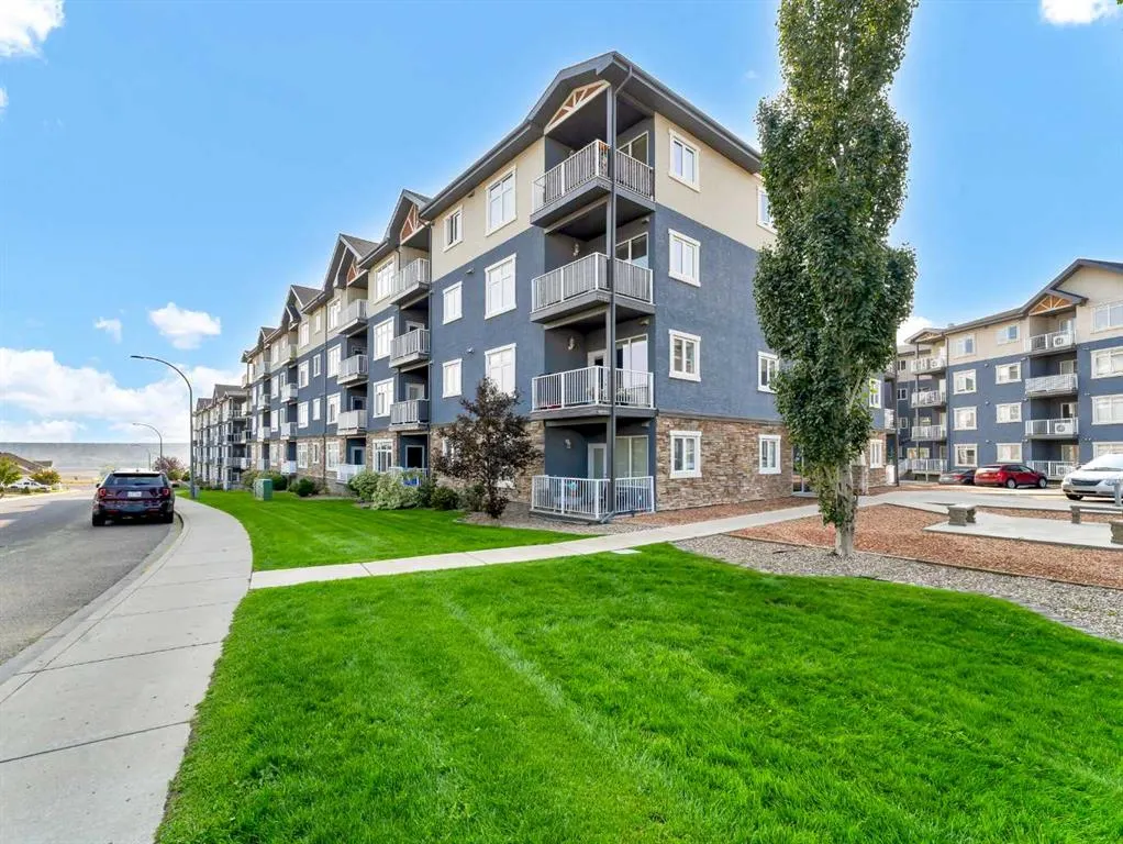 19 Terrace View NE, #221