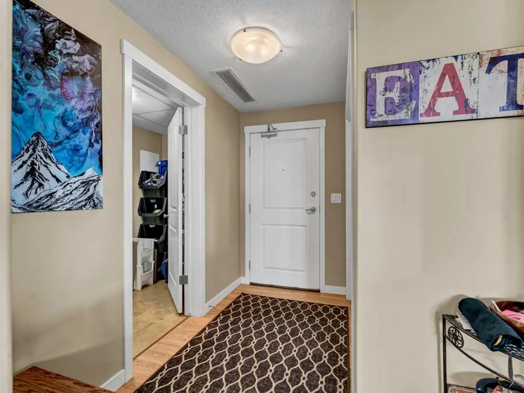 19 Terrace View NE, #221