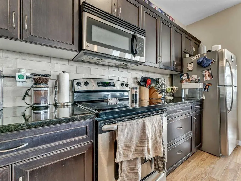 19 Terrace View NE, #221