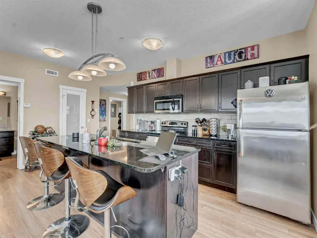 19 Terrace View NE, #221