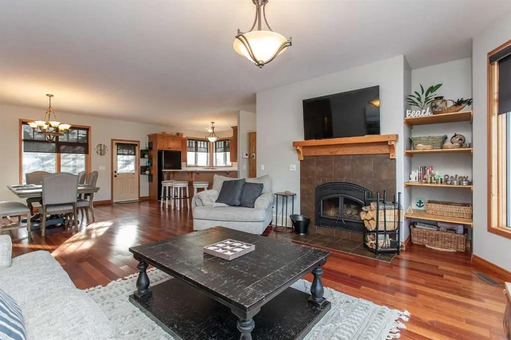 439 Summer Crescent