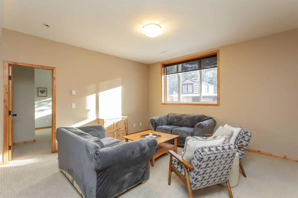 439 Summer Crescent