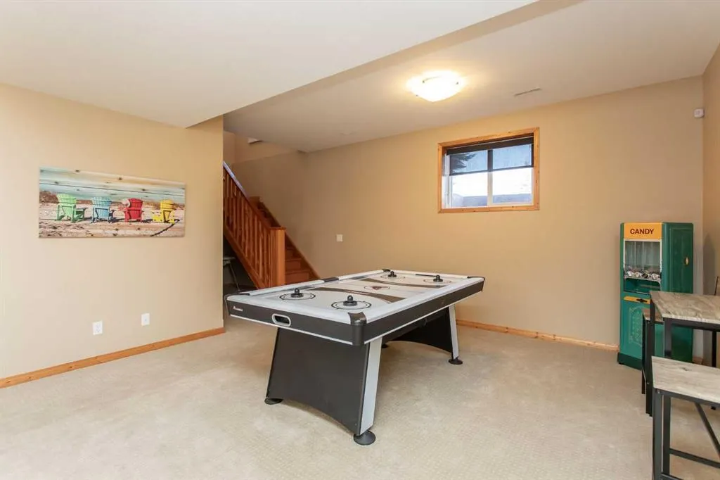 439 Summer Crescent