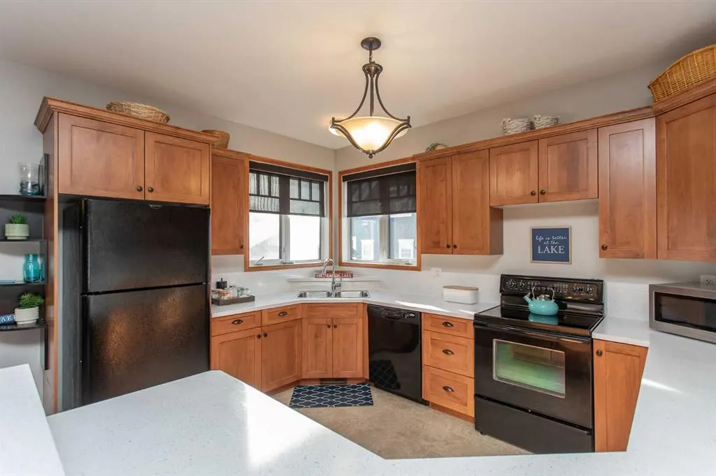439 Summer Crescent
