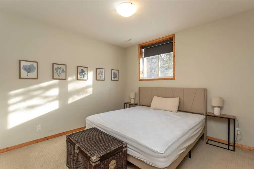439 Summer Crescent