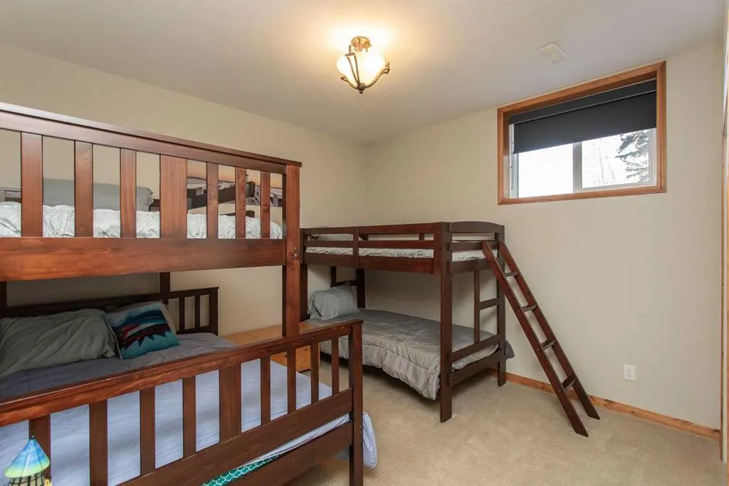 439 Summer Crescent