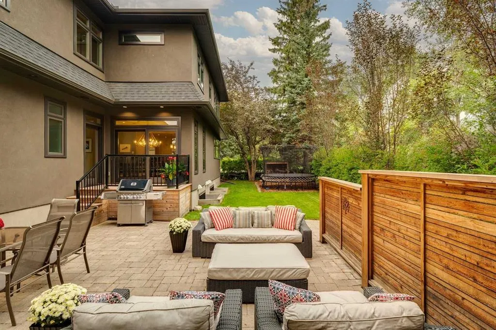 16 Varal Place NW
