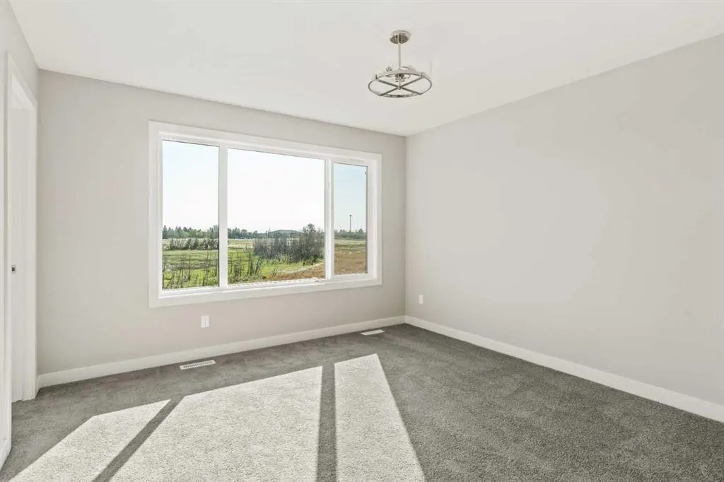 63 Belvedere Crescent SE