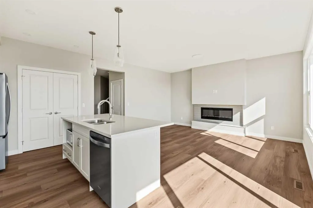 63 Belvedere Crescent SE