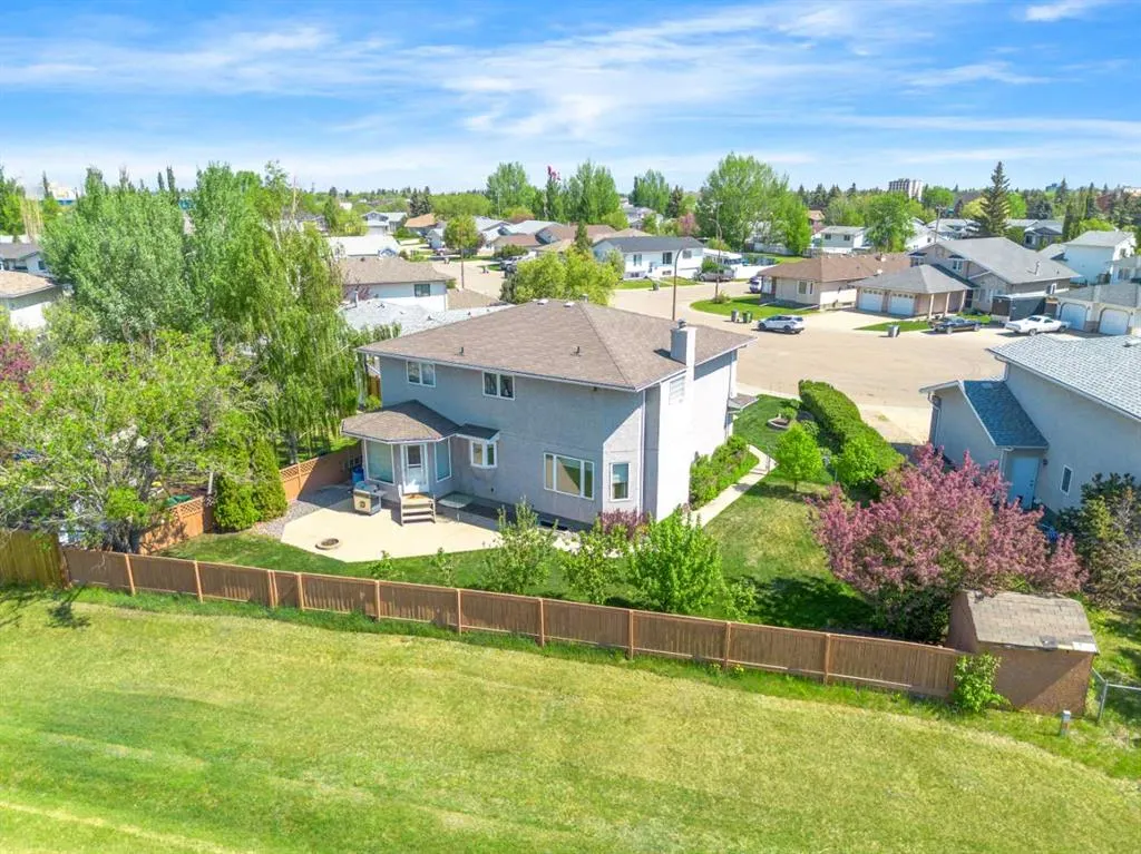 3906 59 Avenue Close