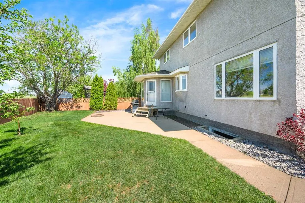 3906 59 Avenue Close