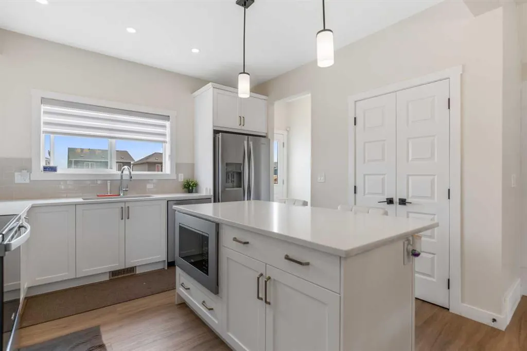 746 Bayview Hill SW