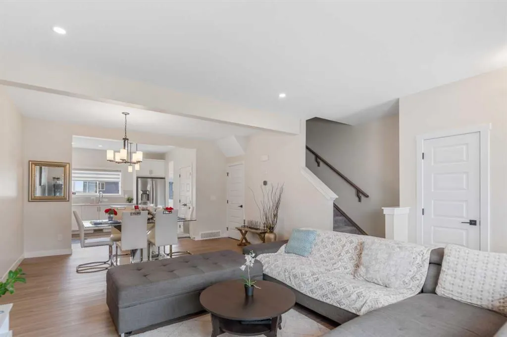 746 Bayview Hill SW