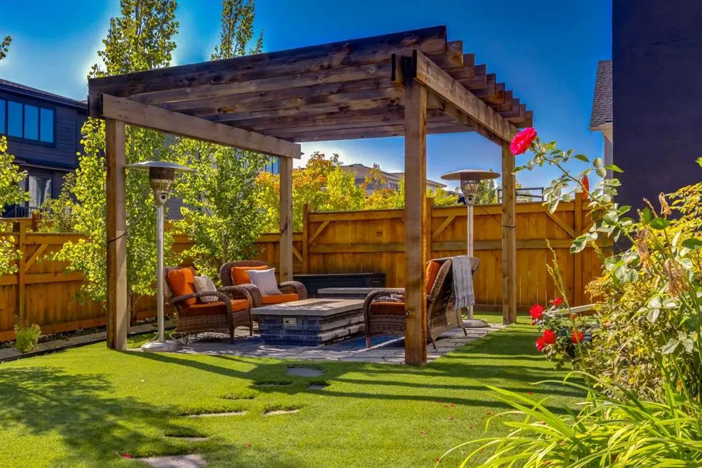 131 Aspen Summit Boulevard SW
