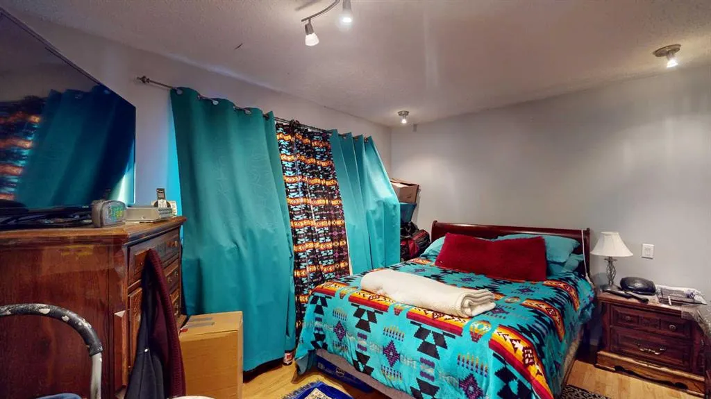 94 Avenue Avenue, #10202