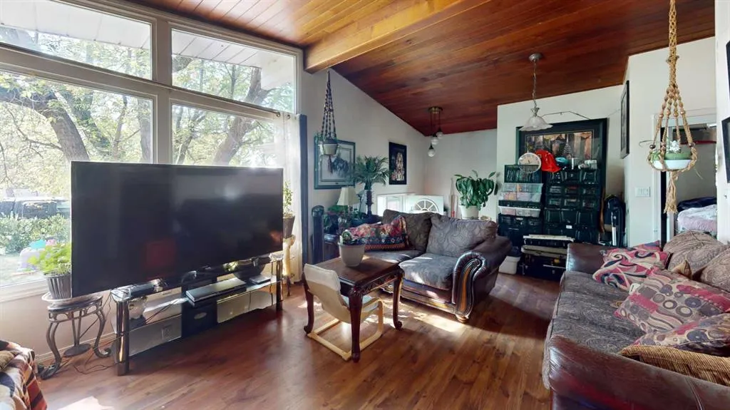 94 Avenue Avenue, #10202