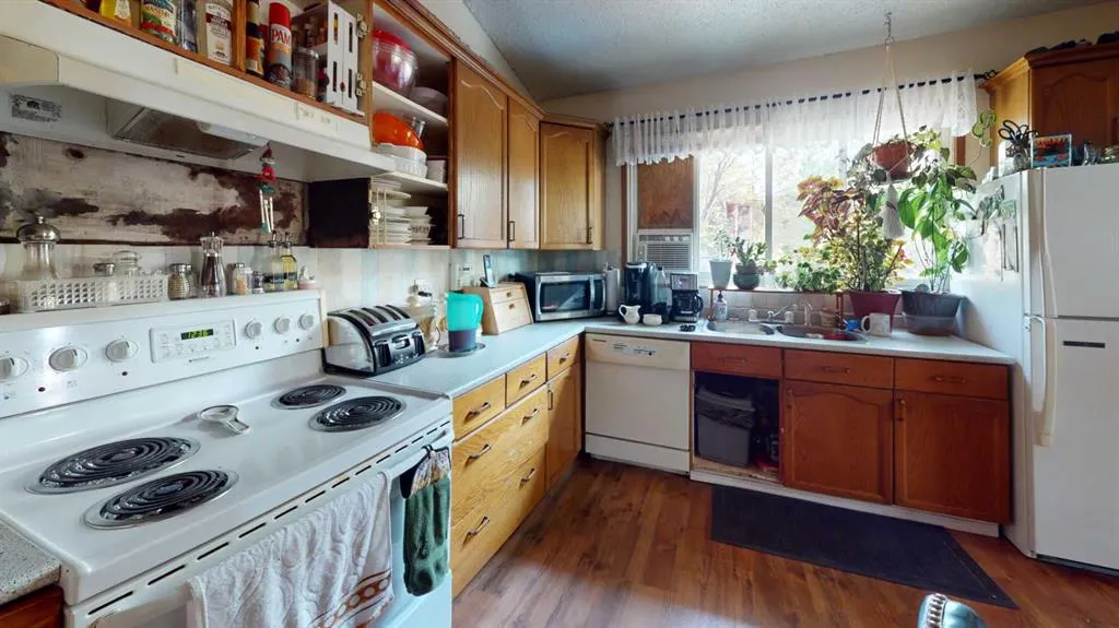 94 Avenue Avenue, #10202