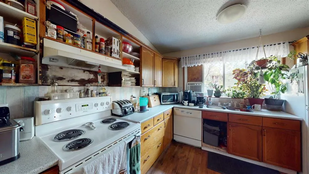 94 Avenue Avenue, #10202