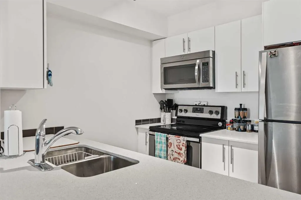 181 Skyview Ranch Manor NE, #3106