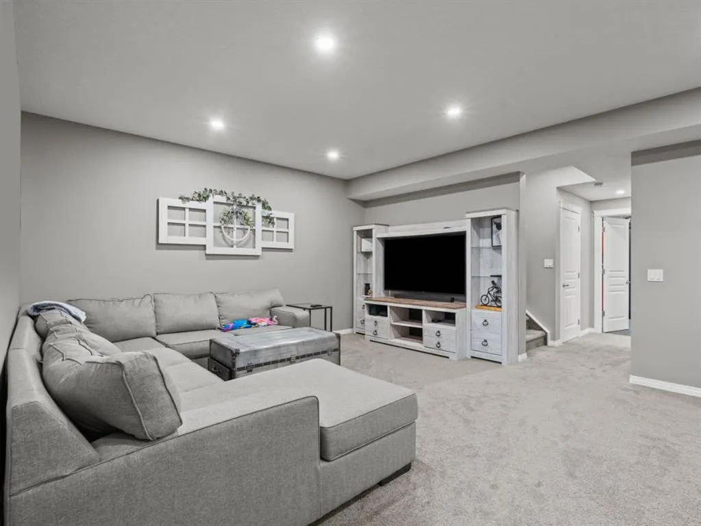 72 Cranarch Crescent SE
