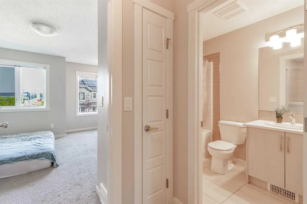 7451 Falconridge Boulevard NE, #1016