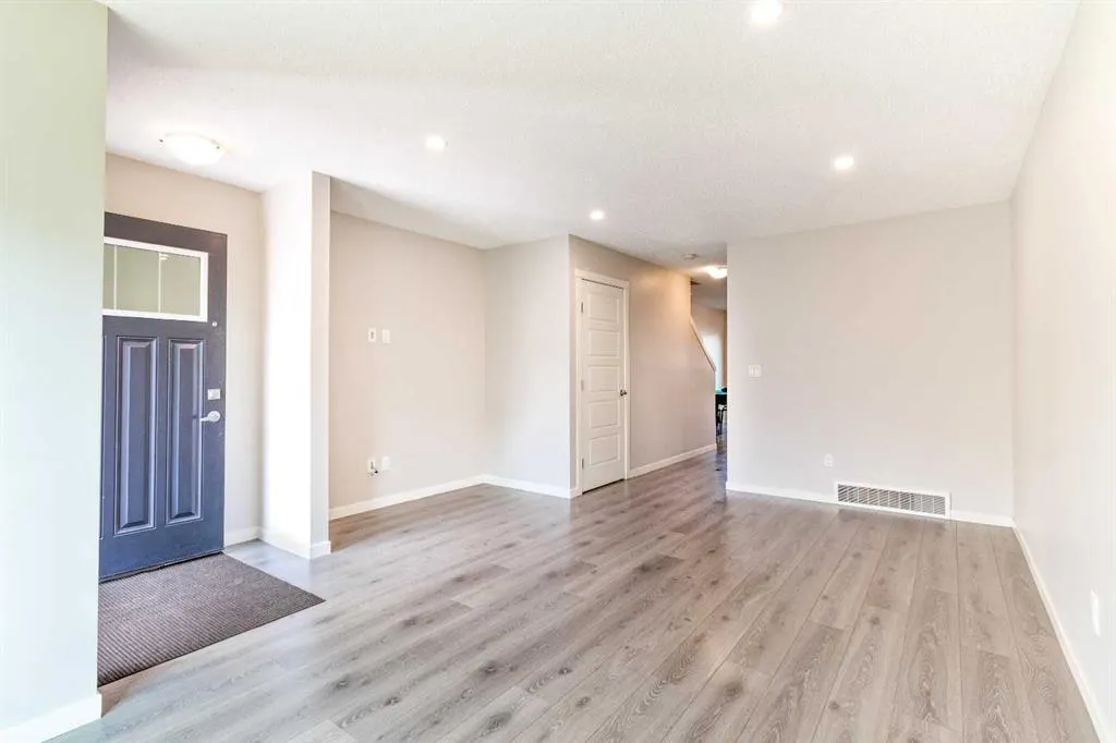 7451 Falconridge Boulevard NE, #1016