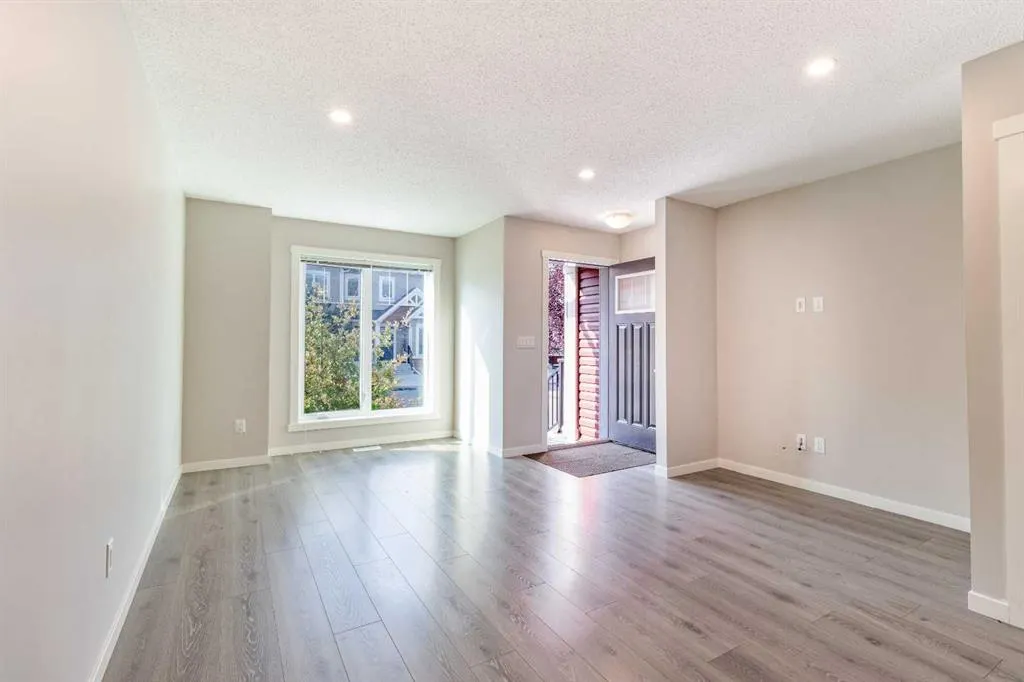 7451 Falconridge Boulevard NE, #1016