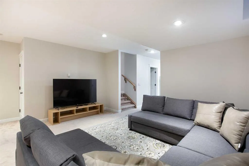 814 Memorial Drive NW, #102