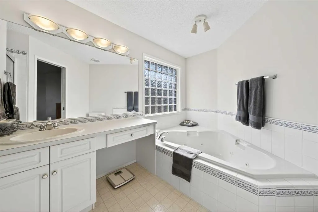 36 Edgebrook Park NW