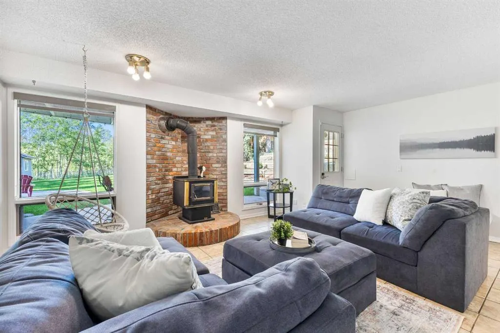 2 Riverside Place