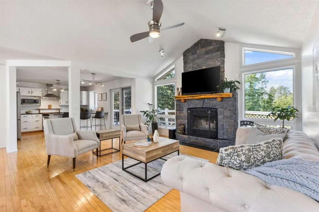 2 Riverside Place