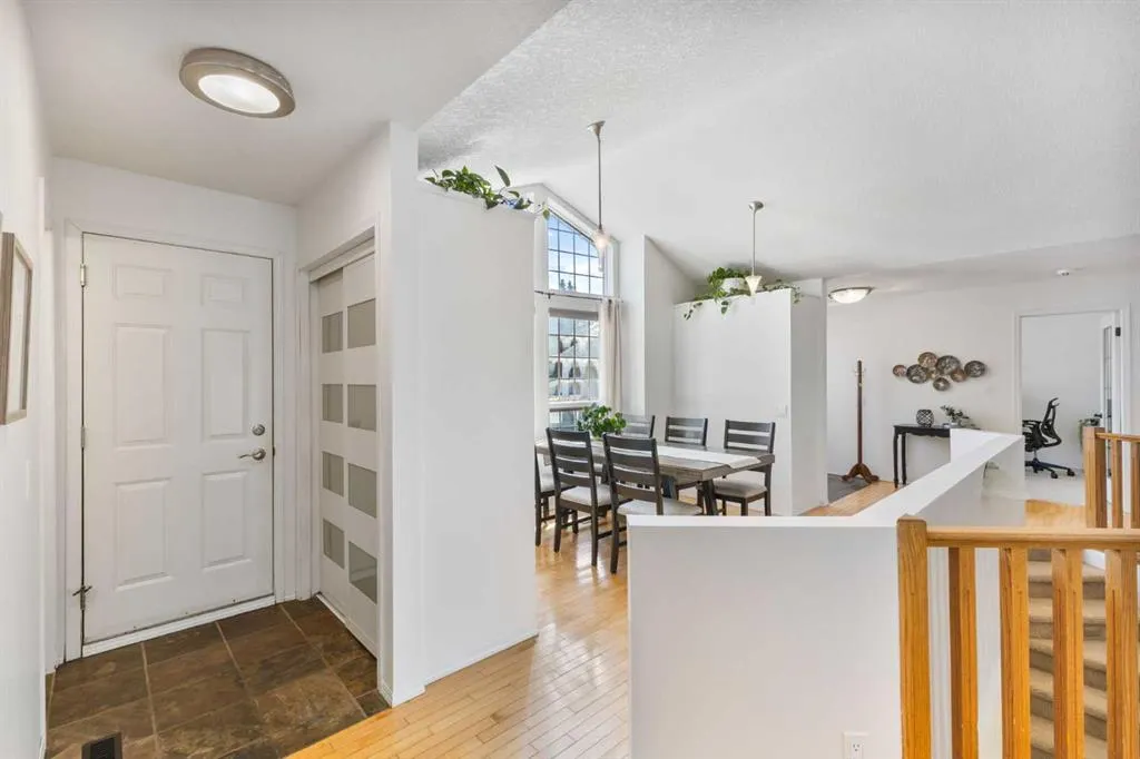 2 Riverside Place