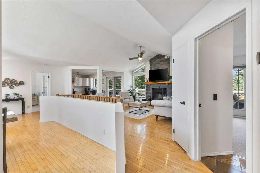 2 Riverside Place