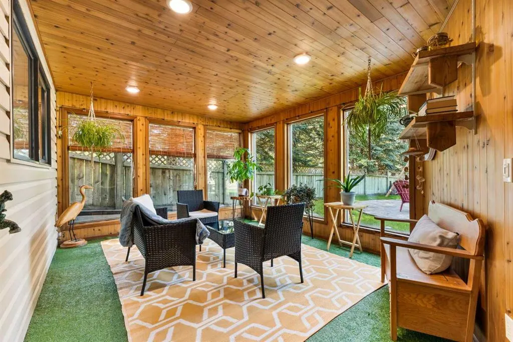 2 Riverside Place