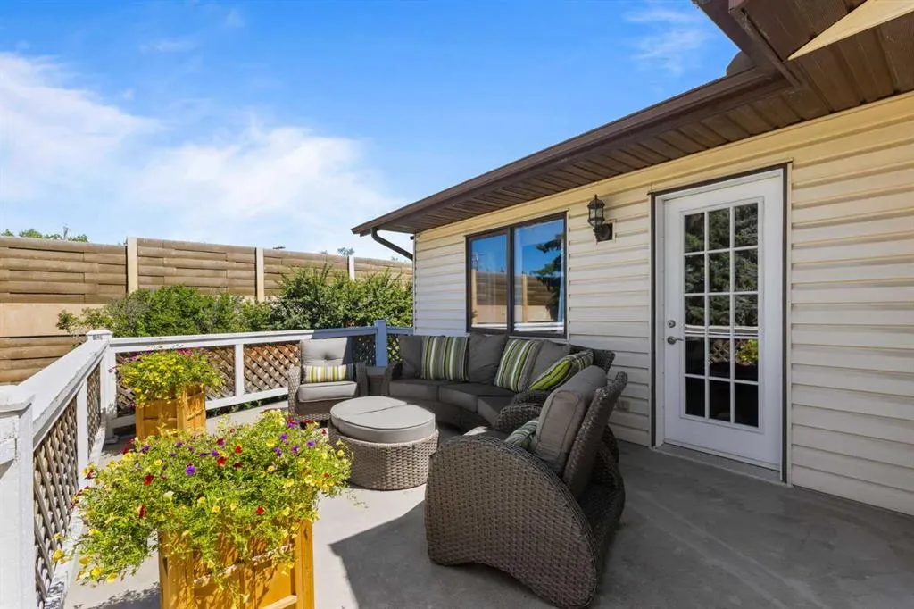 2 Riverside Place