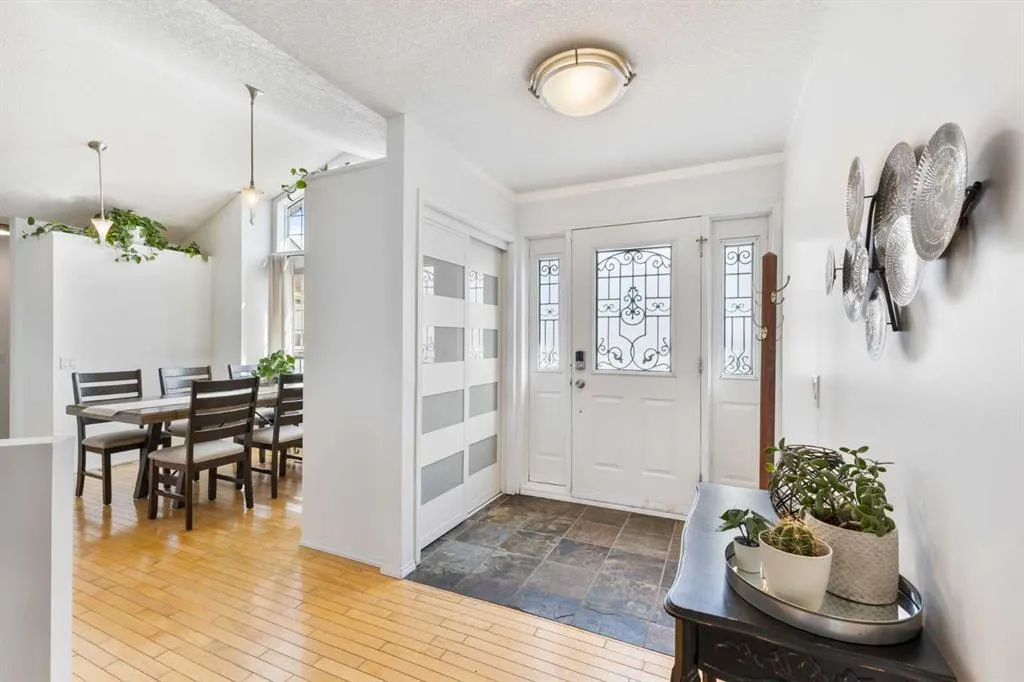 2 Riverside Place